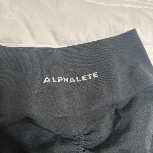 Alphalete amplify shorts- medium - Picture 2 of 2